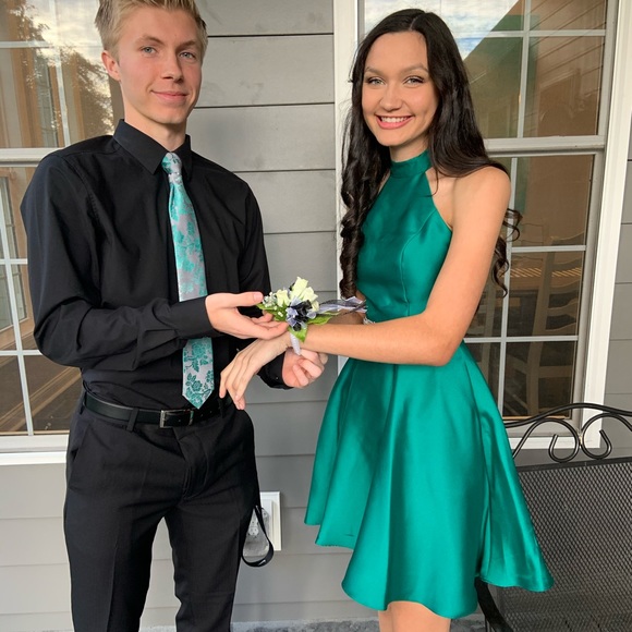 Emerald Homecoming Dress - Picture 3 of 7